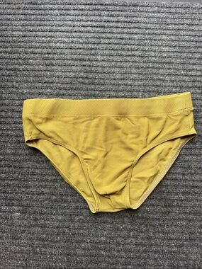 Textured Yellow Men's Swim Briefs with Supportive Stretch